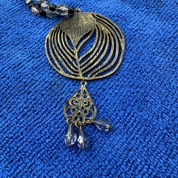 Vtg Brass Peacock Feather Design Pendant Charm Lucite Beaded Necklace - Picture 8 of 10